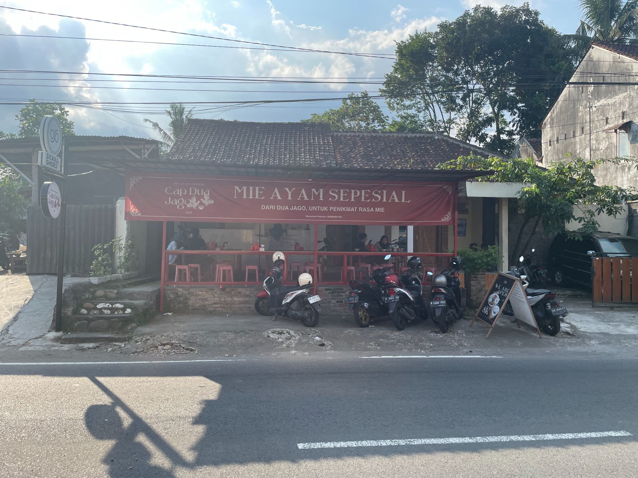 Mie Ayam Spesial Cap Dua Jago Tawarkan Cita Rasa Gurih Ala Yamin di Borobudur